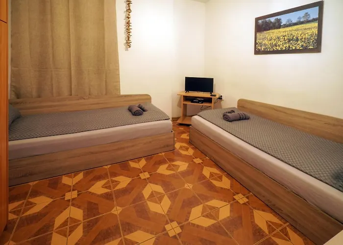 Halls アパート *