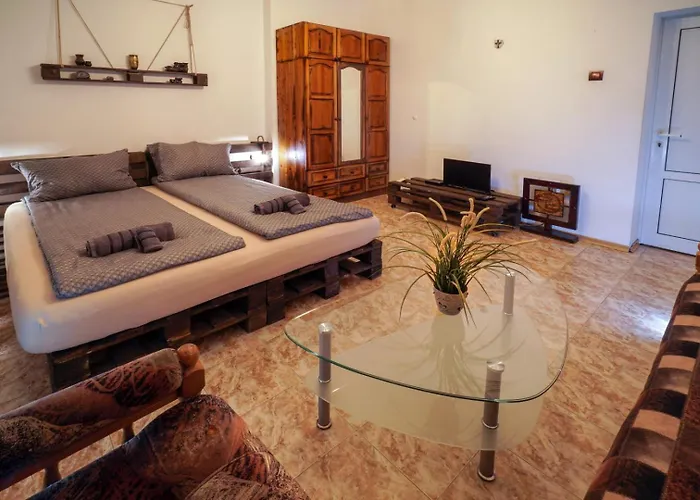 Halls アパート *