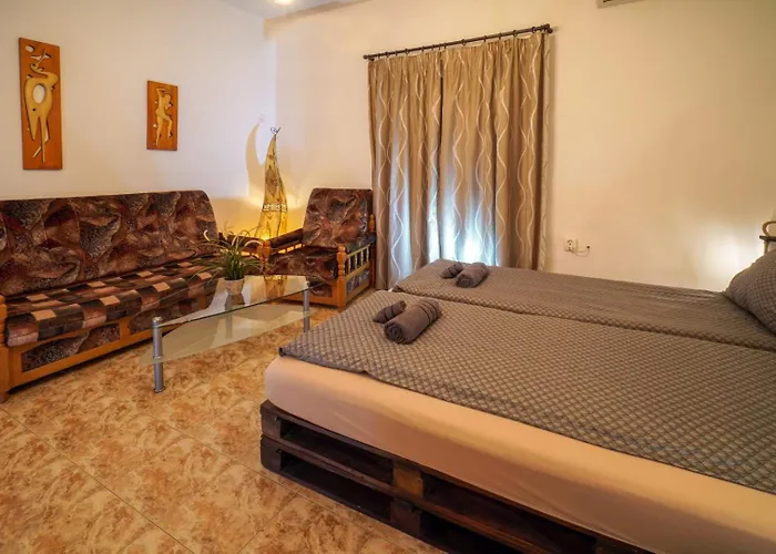 Halls アパート *